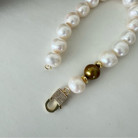 White Green Baroque Pearl Gold Micro Pave Clasp Bracelet. - Picture 4 of 5